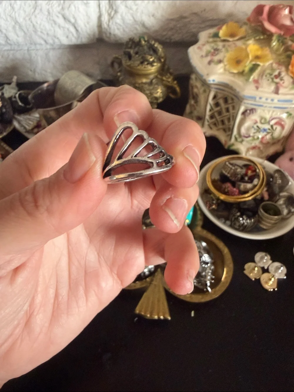 Hot Topic Silver Openwork Fan Statement Ring